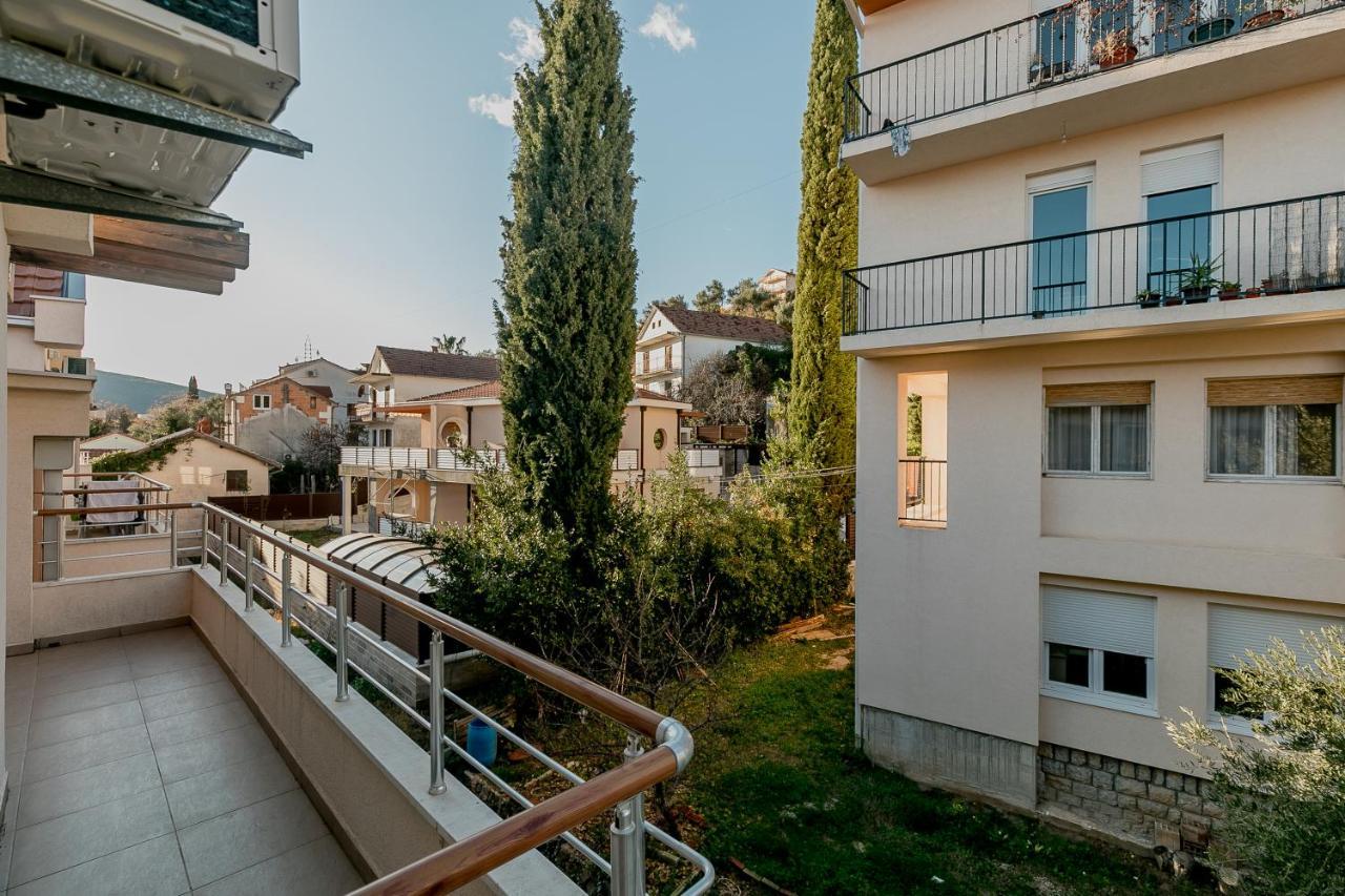 Apartments Rivijera Herceg Novi Exteriör bild
